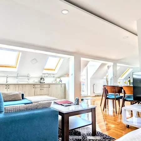 شقة Spacious & Attractive 600m-7minuta Hoda Od Centra, Mogucnost Za Parking-apartmani-nsmilos